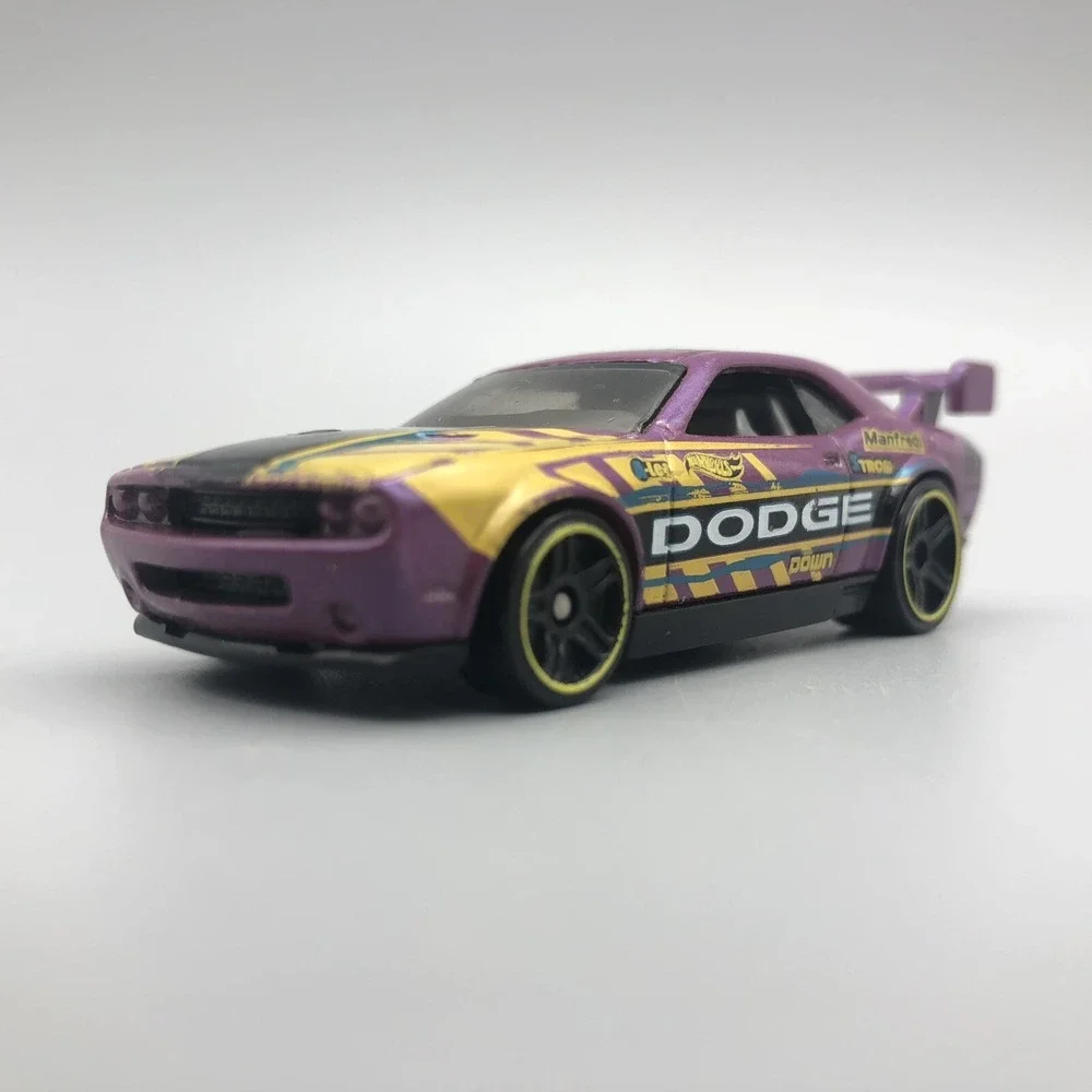 Hot Wheels Dodge Challenger Drift Car Purple Diecast‎ 1/64 HW Speed Graphics